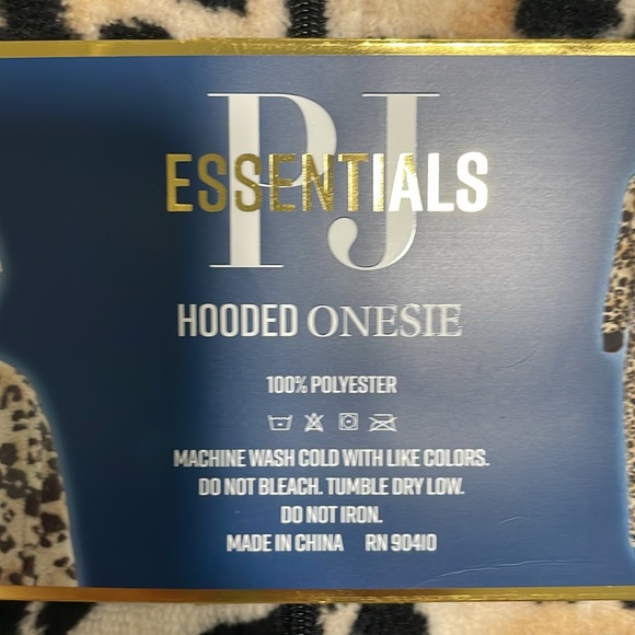 PJ Essentials leopard cat hooded onesie nwt pajamas lounging outfit - Picture 2 of 6
